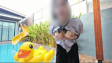 NiNewThai fucking a slutty woman with a bossy style by the pool at a pool villa xxx. She's incredibly hot and gets her pussy pounded deep by a rich guy's dick, screaming loudly.