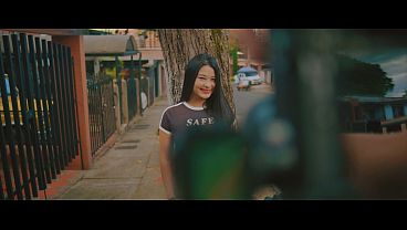 A beautiful Colombian woman demonstrates her expertise in photography and we end up having sex