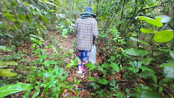 Thai girls walk in the forest and stop to have sex before going to collect mu. Thai audio 4K